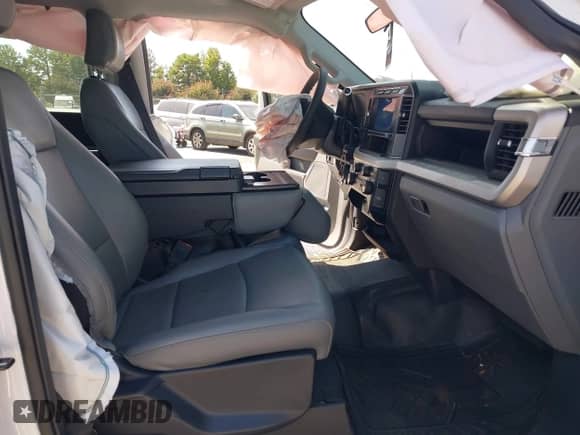 2024 Ford F-250 XL with VIN 1FT7W2BA7REF07590, listed as a IAAI auction lot 43237505 with 12,271 mi miles and . Bid and sale history available at DreamBid. Image 5.