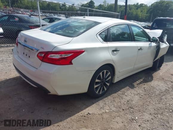 2016 Nissan Altima SV z VIN 1N4AL3AP1GC143823, wystawiony jako IAAI lot #43069724 z przebiegiem 139 771 mil mil oraz . Historia ofert i sprzedaży dostępna na DreamBid. Obrazek 4.