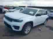 2023 Jeep Grand Cherokee Altitude с VIN 1C4RJHAG4PC561082, выставлен на аукционе IAAI как лот 42598111 с пробегом 33 837 миль миль и . История ставок и продаж доступна на DreamBid. Изображение 2.