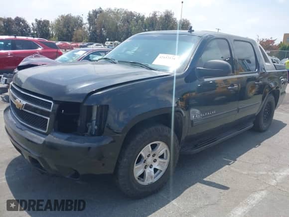 2007 Chevrolet Avalanche LTZ z VIN 3GNEC12087G321510, wystawiony jako IAAI lot #42432538 z przebiegiem Nie podano mil oraz . Historia ofert i sprzedaży dostępna na DreamBid. Obrazek 2.