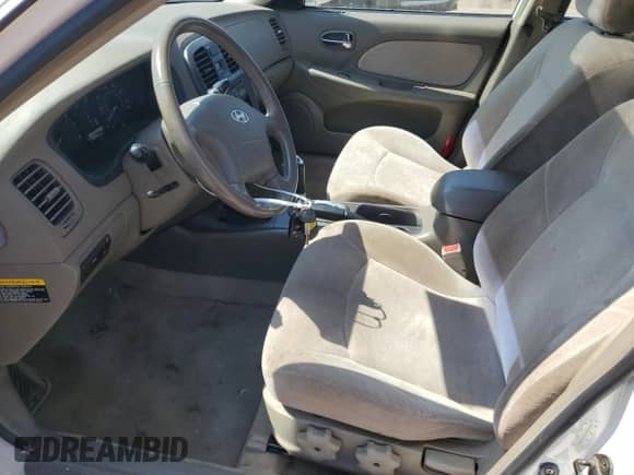 2004 Hyundai Sonata z VIN KMHWF25H34A084183, wystawiony jako Copart lot #56900905 z przebiegiem 71 992 mil mil oraz Czysty tytuł • Clean title. Historia ofert i sprzedaży dostępna na DreamBid. Obrazek 7.