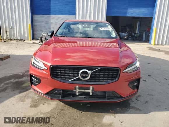 2021 Volvo S60 Momentum z VIN 7JR102TZ1MG123976, wystawiony jako Copart lot #82147935 z przebiegiem 25 842 mil mil oraz Szkoda całkowita • Salvage title. Historia ofert i sprzedaży dostępna na DreamBid. Obrazek 5.