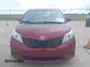 2017 Toyota Sienna L z VIN 5TDZZ3DC1HS886194, wystawiony jako IAAI lot #42917497 z przebiegiem 91 070 mil mil oraz . Historia ofert i sprzedaży dostępna na DreamBid. Obrazek 12.