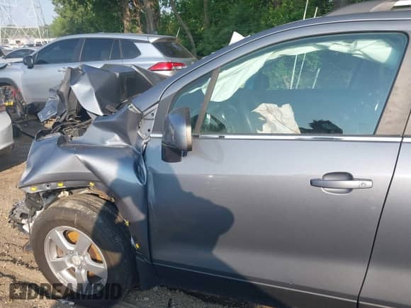 2015 Chevrolet Trax LT z VIN KL7CJRSBXFB137194, wystawiony jako IAAI lot #42395864 z przebiegiem 141 136 mil mil oraz . Historia ofert i sprzedaży dostępna na DreamBid. Obrazek 15.