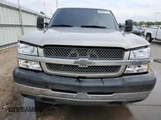 2003 Chevrolet Silverado 2500HD LT3 z VIN 1GCHK23G93F220952, wystawiony jako Copart lot #68588815 z przebiegiem 299 547 mil mil oraz Szkoda całkowita • Salvage title. Historia ofert i sprzedaży dostępna na DreamBid. Obrazek 5.