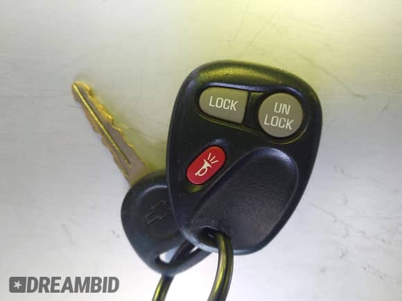 2002 Chevrolet Silverado 2500HD LS с VIN 1GCHK23UX2F143044, выставлен на аукционе IAAI как лот 43284319 с пробегом 188 232 миль миль и . История ставок и продаж доступна на DreamBid. Изображение 11.