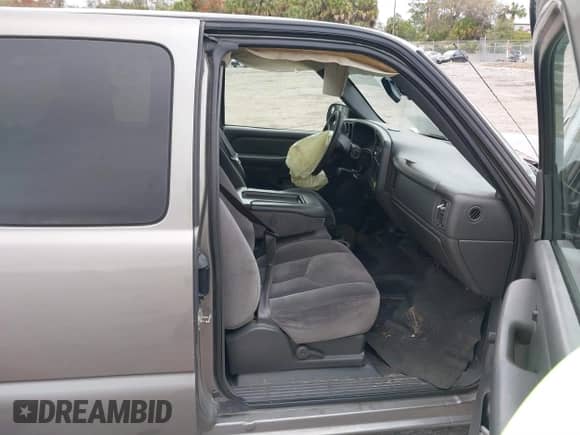 2006 GMC Sierra 1500 Work Truck z VIN 1GTEC19X66Z266646, wystawiony jako IAAI lot #38526106 z przebiegiem 500 752 mil mil oraz . Historia ofert i sprzedaży dostępna na DreamBid. Obrazek 5.