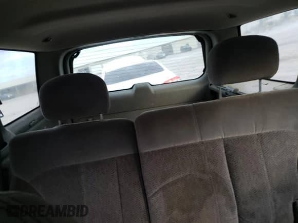 2000 Chevrolet Blazer LT z VIN 1GNDT13W8Y2197764, wystawiony jako Copart lot #70231994 z przebiegiem 281 074 mil mil oraz Szkoda całkowita • Salvage title. Historia ofert i sprzedaży dostępna na DreamBid. Obrazek 10.