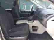 2016 Dodge Grand Caravan SXT z VIN 2C4RDGCG9GR339045, wystawiony jako IAAI lot #42717779 z przebiegiem 109 655 mil mil oraz . Historia ofert i sprzedaży dostępna na DreamBid. Obrazek 5.