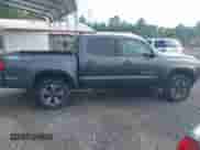2019 Toyota Tacoma SR5 с VIN 3TMAZ5CNXKM085203, выставлен на аукционе IAAI как лот 42692521 с пробегом 190 094 миль миль и . История ставок и продаж доступна на DreamBid. Изображение 13.