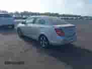 2018 Chevrolet Sonic Premier z VIN 1G1JF5SB6J4137350, wystawiony jako IAAI lot #41928048 z przebiegiem 90 206 mil mil oraz . Historia ofert i sprzedaży dostępna na DreamBid. Obrazek 3.