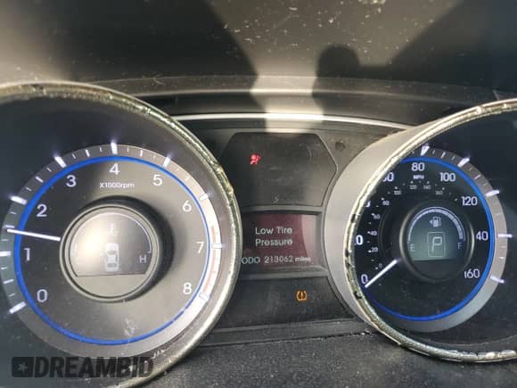 2013 Hyundai Sonata Limited с VIN 5NPEC4AC0DH576385, выставлен на аукционе Copart как лот 59592455 с пробегом 213 062 миль миль и Списание • Salvage title. История ставок и продаж доступна на DreamBid. Изображение 9.