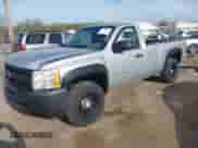 2011 Chevrolet Silverado 1500 Work Truck z VIN 1GCNKPEX5BZ185336, wystawiony jako IAAI lot #42139519 z przebiegiem 187 532 mil mil oraz . Historia ofert i sprzedaży dostępna na DreamBid. Obrazek 2.