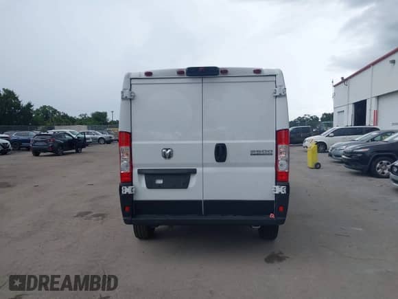 2023 Ram ProMaster Cargo z VIN 3C6LRVVG1PE598744, wystawiony jako IAAI lot #42946879 z przebiegiem Nie podano mil oraz . Historia ofert i sprzedaży dostępna na DreamBid. Obrazek 16.