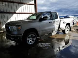 2022 Ram 1500 Big Horn z VIN 1C6SRFBT9NN138193, wystawiony jako Copart lot #74722583 z przebiegiem 19 473 mil mil oraz Szkoda całkowita • Salvage title. Historia ofert i sprzedaży dostępna na DreamBid. Obrazek 1.