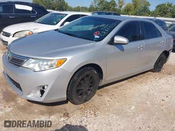2014 Toyota Camry L с VIN 4T4BF1FK2ER440325, выставлен на аукционе IAAI как лот 43327460 с пробегом 126 798 миль миль и . История ставок и продаж доступна на DreamBid. Изображение 17.