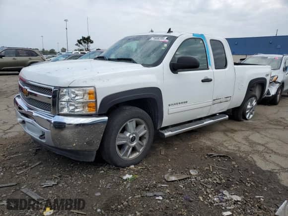 2013 Chevrolet Silverado 1500 LT z VIN 1GCRKSE78DZ144190, wystawiony jako Copart lot #71608205 z przebiegiem 179 103 mil mil oraz Szkoda całkowita • Salvage title. Historia ofert i sprzedaży dostępna na DreamBid. Obrazek 1.