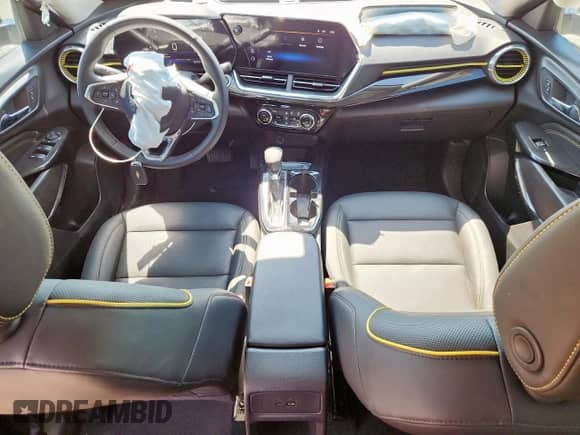 2025 Chevrolet Trax ACTIV with VIN KL77LKEP6SC043523, listed as a Copart auction lot 84549705 with 36,102 mi miles and Salvage title. Bid and sale history available at DreamBid. Image 8.