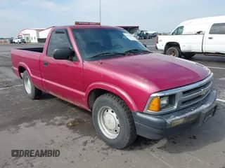 1994 Chevrolet S-10 с VIN 1GCCS1447R8110780, выставлен на аукционе IAAI как лот 42418451 с пробегом 157 915 миль миль и . История ставок и продаж доступна на DreamBid. Изображение 1.