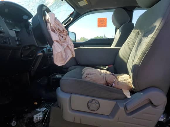 2013 Ford F-150 XL с VIN 1FTFX1EF5DKD78849, выставлен на аукционе Copart как лот 85705855 с пробегом 172 940 миль миль и Списание • Salvage title. История ставок и продаж доступна на DreamBid. Изображение 7.