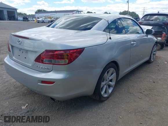 2011 Lexus IS 250 C z VIN JTHFF2C22B2514990, wystawiony jako IAAI lot #43072067 z przebiegiem 105 477 mil mil oraz . Historia ofert i sprzedaży dostępna na DreamBid. Obrazek 4.