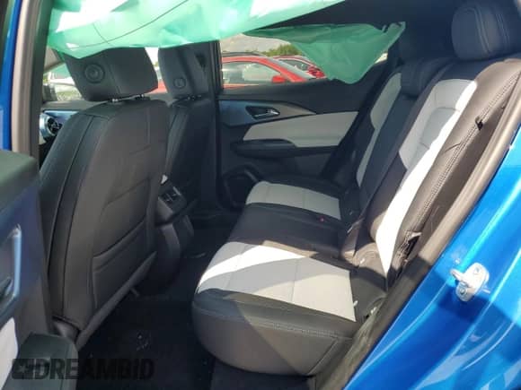 2025 Chevrolet Equinox EV LT z VIN 3GN7DLRP7SS125830, wystawiony jako Copart lot #58748935 z przebiegiem 3 394 mil mil oraz Szkoda całkowita • Salvage title. Historia ofert i sprzedaży dostępna na DreamBid. Obrazek 10.