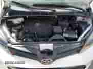 2020 Toyota Sienna SE z VIN 5TDXZ3DC9LS030514, wystawiony jako Copart lot #55962175 z przebiegiem 40 316 mil mil oraz Szkoda całkowita • Salvage title. Historia ofert i sprzedaży dostępna na DreamBid. Obrazek 12.