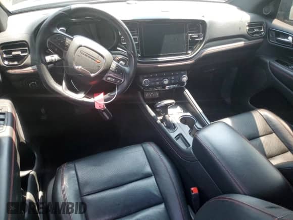 2023 Dodge Durango R/T Plus z VIN 1C4SDJCT4PC559391, wystawiony jako Copart lot #66466465 z przebiegiem Nie podano mil oraz Szkoda całkowita • Salvage title. Historia ofert i sprzedaży dostępna na DreamBid. Obrazek 8.