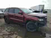 2022 Jeep Grand Cherokee Laredo E z VIN 1C4RJFAG8NC148079, wystawiony jako Copart lot #54825825 z przebiegiem 51 505 mil mil oraz Czysty tytuł • Clean title. Historia ofert i sprzedaży dostępna na DreamBid. Obrazek 4.