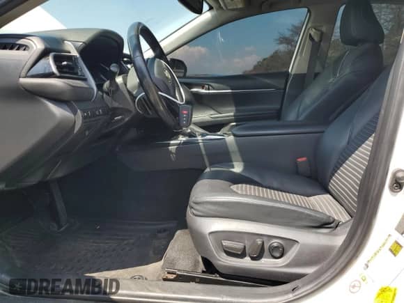 2019 Toyota Camry Hybrid SE с VIN 4T1B21HK6KU009954, выставлен на аукционе Copart как лот 68680495 с пробегом 120 149 миль миль и Списание • Salvage title. История ставок и продаж доступна на DreamBid. Изображение 7.