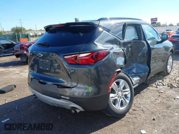 2020 Chevrolet Blazer LT z VIN 3GNKBHRS0LS659397, wystawiony jako IAAI lot #40788967 z przebiegiem 62 469 mil mil oraz . Historia ofert i sprzedaży dostępna na DreamBid. Obrazek 4.