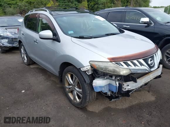 2009 Nissan Murano S z VIN JN8AZ18W09W110876, wystawiony jako IAAI lot #43030431 z przebiegiem 234 139 mil mil oraz . Historia ofert i sprzedaży dostępna na DreamBid. Obrazek 1.