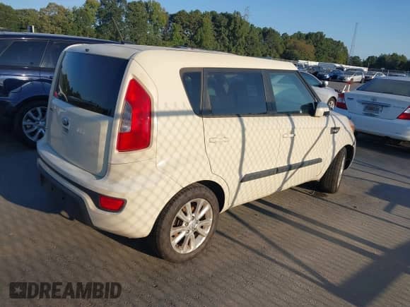 2013 Kia Soul с VIN KNDJT2A56D7546722, выставлен на аукционе IAAI как лот 43186511 с пробегом 182 396 миль миль и . История ставок и продаж доступна на DreamBid. Изображение 4.