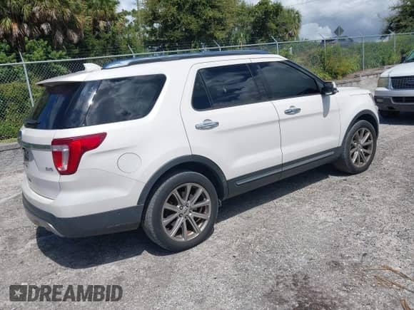 2017 Ford Explorer Limited z VIN 1FM5K8F87HGE34054, wystawiony jako IAAI lot #43307306 z przebiegiem 64 044 mil mil oraz . Historia ofert i sprzedaży dostępna na DreamBid. Obrazek 4.