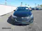 2018 Chevrolet Cruze LS z VIN 1G1BC5SM8J7156155, wystawiony jako IAAI lot #43294819 z przebiegiem 70 176 mil mil oraz . Historia ofert i sprzedaży dostępna na DreamBid. Obrazek 12.