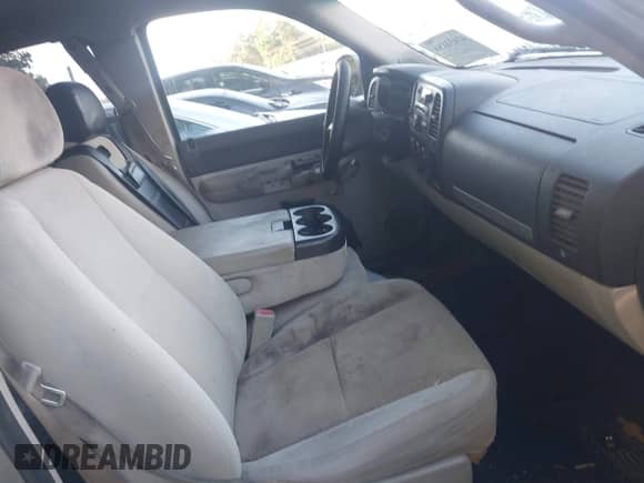 2007 Chevrolet Silverado 1500 1LT with VIN 1GCEC19C37Z522627, listed as a IAAI auction lot 42432156 with 302,916 mi miles and . Bid and sale history available at DreamBid. Image 5.