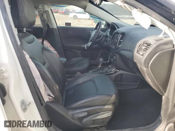 2018 Jeep Compass Limited z VIN 3C4NJDCB3JT115137, wystawiony jako Copart lot #68334465 z przebiegiem 70 768 mil mil oraz Szkoda całkowita • Salvage title. Historia ofert i sprzedaży dostępna na DreamBid. Obrazek 7.