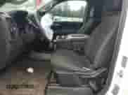 2019 Chevrolet Silverado 1500 Work Truck z VIN 3GCNWAEH7KG268003, wystawiony jako Copart lot #69497795 z przebiegiem 34 351 mil mil oraz Szkoda całkowita • Salvage title. Historia ofert i sprzedaży dostępna na DreamBid. Obrazek 7.