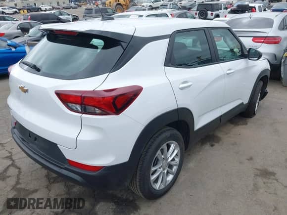 2025 Chevrolet TrailBlazer LS z VIN KL79MMSP8SB148205, wystawiony jako IAAI lot #43314597 z przebiegiem 11 472 mil mil oraz . Historia ofert i sprzedaży dostępna na DreamBid. Obrazek 4.