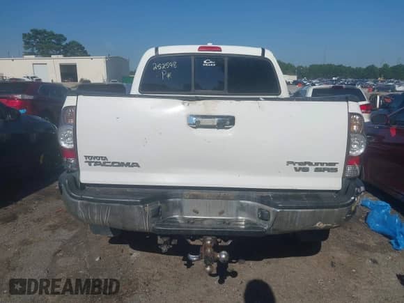 2010 Toyota Tacoma PreRunner с VIN 3TMJU4GNXAM103720, выставлен на аукционе IAAI как лот 42994037 с пробегом 214 592 миль миль и . История ставок и продаж доступна на DreamBid. Изображение 15.