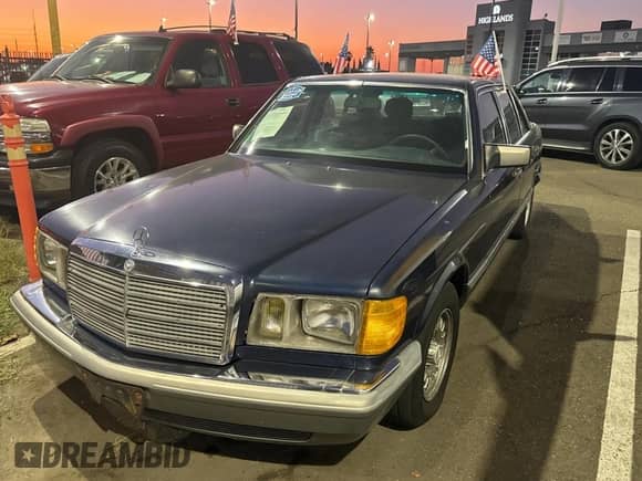 1984 Mercedes-Benz 500 с VIN WDBCA37A9EA027109, выставлен на аукционе Copart как лот 74401344 с пробегом 137 953 миль миль и Чистый • Clean title. История ставок и продаж доступна на DreamBid. Изображение 2.