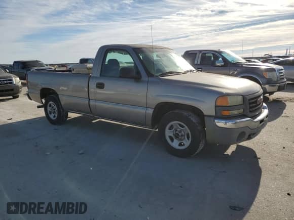 2003 GMC Sierra 1500 Work Truck with VIN 1GTEC14V33E288628, listed as a Copart auction lot 43372905 with 117,443 mi miles and Salvage title. Bid and sale history available at DreamBid. Image 4.