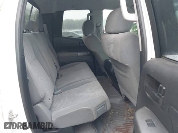 2011 Toyota Tundra с VIN 5TFUY5F18BX180586, выставлен на аукционе IAAI как лот 42495251 с пробегом 102 463 миль миль и . История ставок и продаж доступна на DreamBid. Изображение 8.