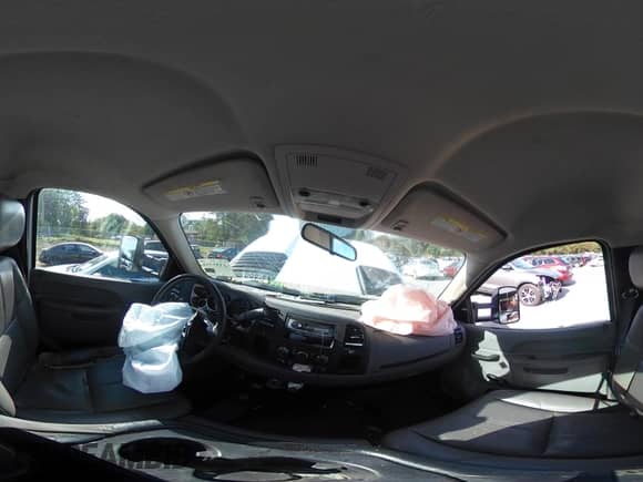 2012 Chevrolet Silverado 2500HD Work Truck z VIN 1GC0KVCG3CZ133903, wystawiony jako IAAI lot #43355584 z przebiegiem 211 776 mil mil oraz . Historia ofert i sprzedaży dostępna na DreamBid. Obrazek 19.