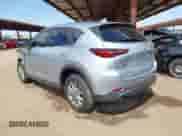 2023 Mazda CX-5 S Carbon Edition z VIN JM3KFBCM0P0137474, wystawiony jako IAAI lot #42785110 z przebiegiem 39 335 mil mil oraz . Historia ofert i sprzedaży dostępna na DreamBid. Obrazek 3.