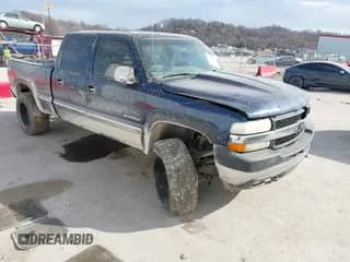 2002 Chevrolet Silverado 2500HD LS с VIN 1GCHK23U72F135032, выставлен на аукционе IAAI как лот 41674140 с пробегом 306 764 миль миль и . История ставок и продаж доступна на DreamBid. Изображение 1.