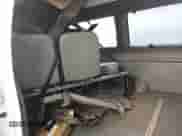 2013 Ford Econoline Cargo Commercial z VIN 1FTNS2EW5DDA19960, wystawiony jako Copart lot #47028585 z przebiegiem 27 714 mil mil oraz Czysty tytuł • Clean title. Historia ofert i sprzedaży dostępna na DreamBid. Obrazek 11.