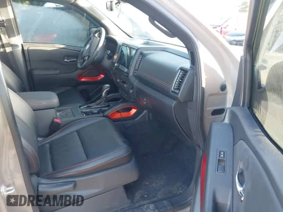 2023 Nissan Frontier Pro-X с VIN 1N6ED1EJ6PN637535, выставлен на аукционе IAAI как лот 43401089 с пробегом 32 221 миль миль и . История ставок и продаж доступна на DreamBid. Изображение 5.