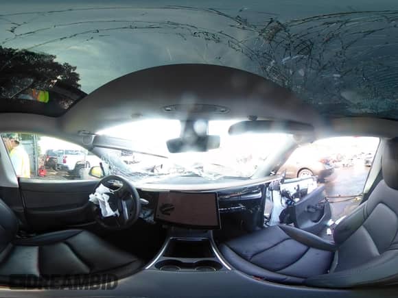 2022 Tesla Model Y Long Range z VIN 7SAYGDEE2NF431316, wystawiony jako IAAI lot #42625983 z przebiegiem 26 748 mil mil oraz . Historia ofert i sprzedaży dostępna na DreamBid. Obrazek 20.