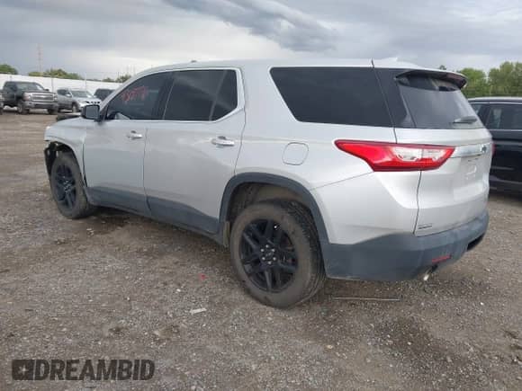 2019 Chevrolet Traverse LS z VIN 1GNERFKW5KJ314599, wystawiony jako IAAI lot #43197716 z przebiegiem 102 349 mil mil oraz . Historia ofert i sprzedaży dostępna na DreamBid. Obrazek 3.